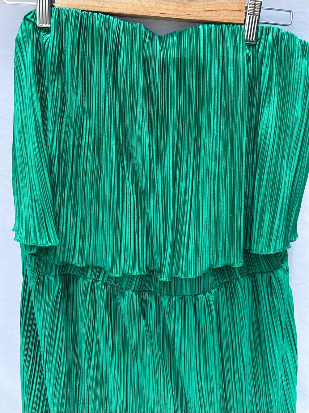 City Chic Emerald Green Strapless Pleated Wide-Leg Jumpsuit - Picture 4 of 11